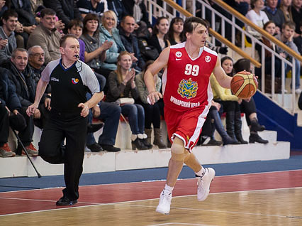 «Спартак-Приморье» - «Динамо» 68:71