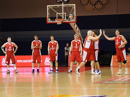 «КЭС-БАСКЕТ»: в финале Владивосток и Сибирцево