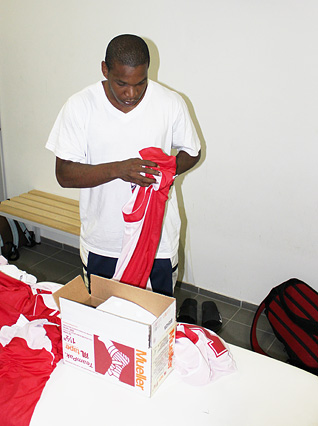 Тори Томас и Джелил Акинделе присоединились к команде