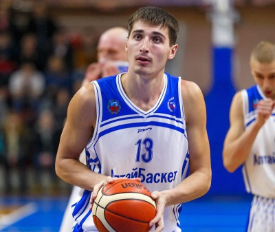 Лидер «Нефтехимика» перешел в «Спартак-Приморье»