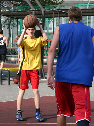 Ghetto Basket: второй Mad Shot подряд