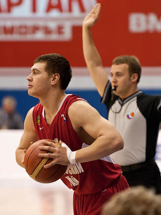 Плей-офф. 1/4 финала. «Спартак-Приморье» - «Металлург-Университет» 87:71