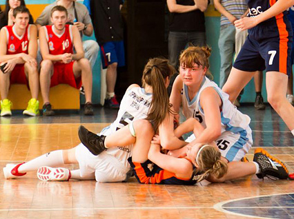 «КЭС-БАСКЕТ»: приморские школьники в плей-офф с первого места