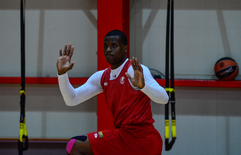 Крис Мэтьюс и Лестер Проспер приступили к тренировкам