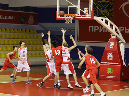 «Спартак-Приморье-98» стал чемпионом зонального этапа первенства России