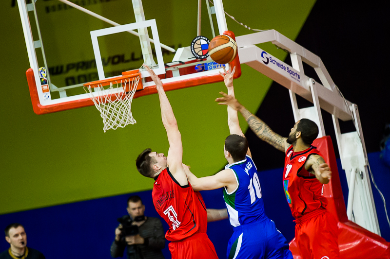 Суперлига. «Спартак-Приморье» - «Новосибирск» 69:87