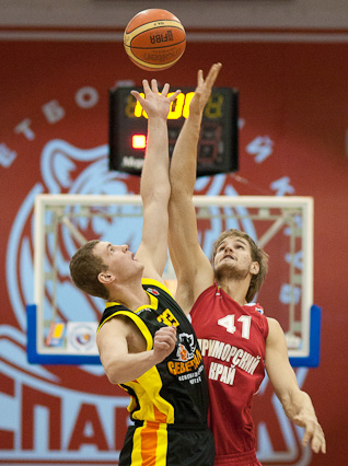 «Спартак-Приморье» - «Северсталь» 90:67