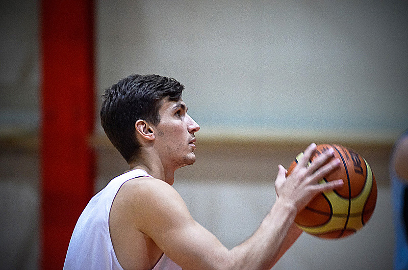 «Спартак-Приморье» приступил к первому тренировочному циклу под руководством нового главного тренера