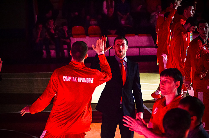 «Спартак-Приморье» - «Россия» 66:70